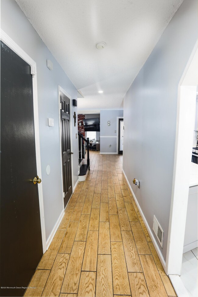 HallwayDownstairs1