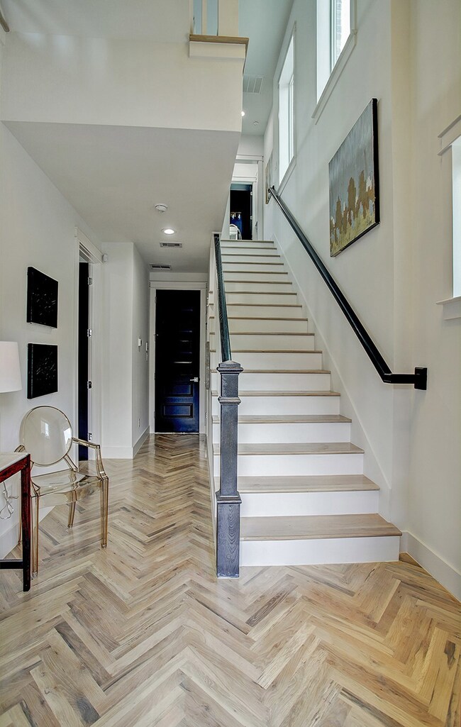 1405 Indiana St unit A, Houston, TX 77006 - photo 2