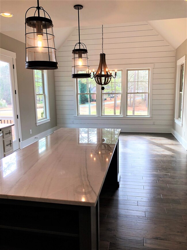 Shiplap details in dining area.
