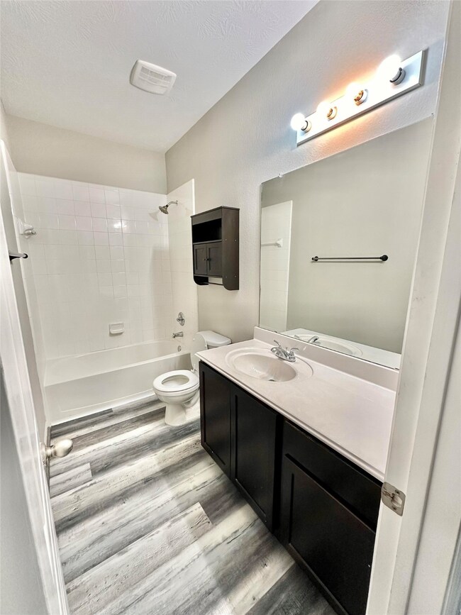 2nd Bathroom between Bedroom 1 and 2