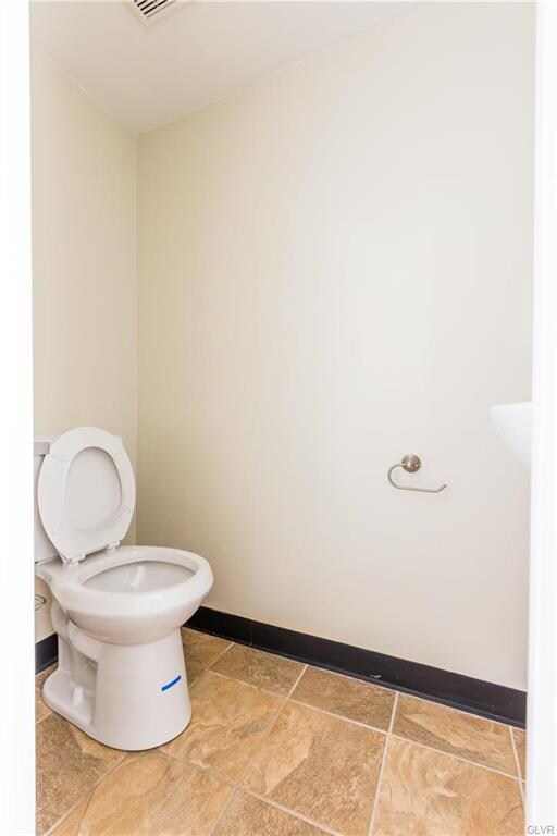 49 Eisenhower Cir, Whitehall, PA 18052 - photo 7