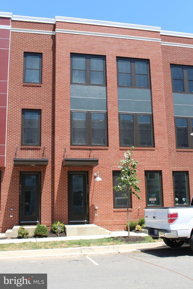 9162 Power House Rd, Lorton, VA 22079 - photo 2