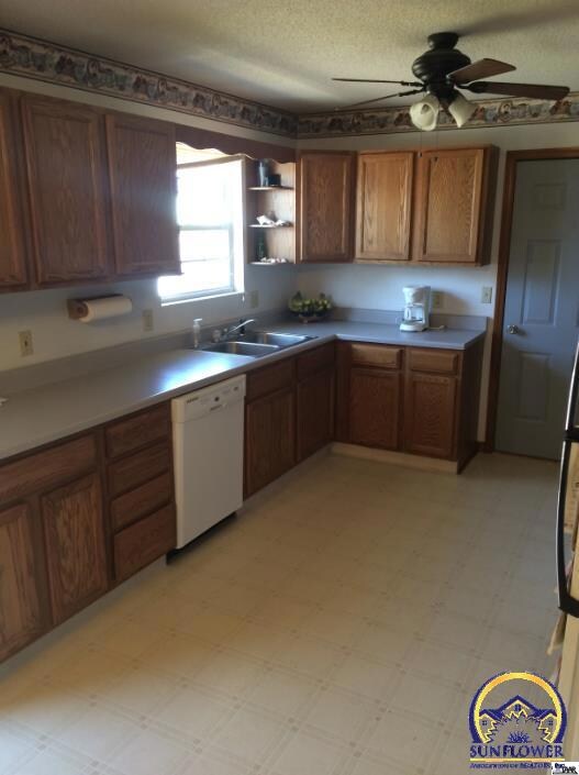 207 N 5th St, Mayetta, KS 66509 - photo 5