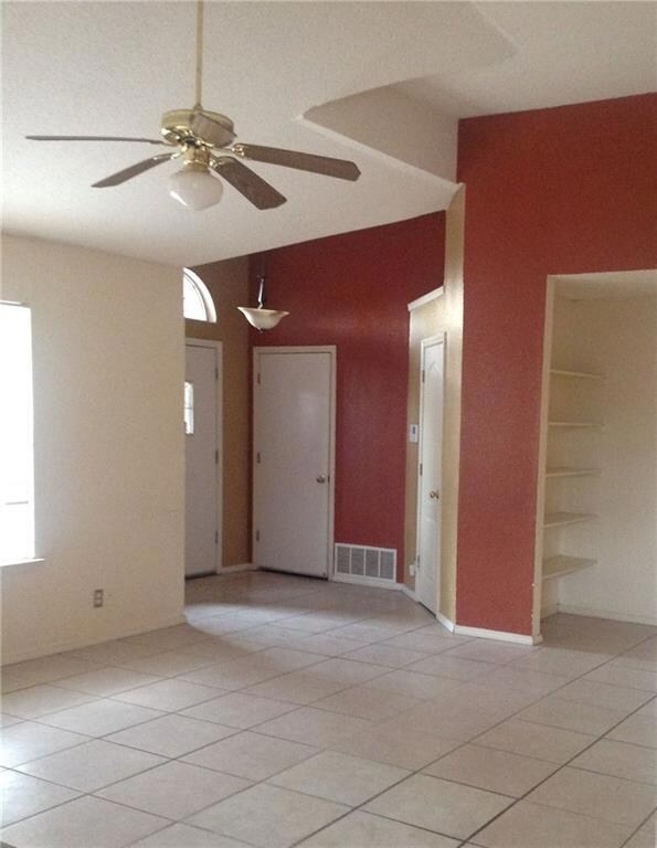 240 Crocker Dr, Horizon City, TX 79928 - photo 6