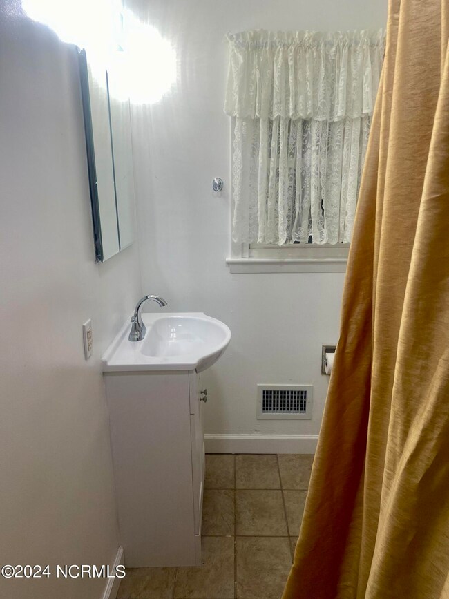 406 Drexel Ln, Winterville, NC 28590 - photo 5