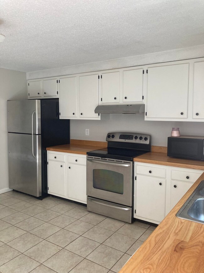 16 Elwood Rd unit R, Derry, NH 03038 - photo 5