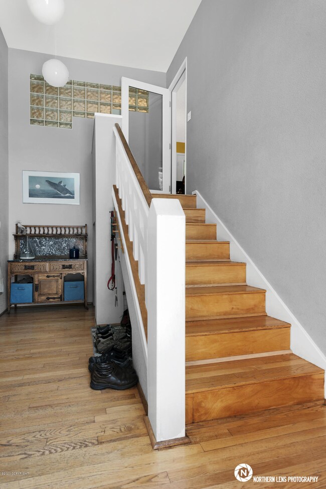 2_EntryStairway