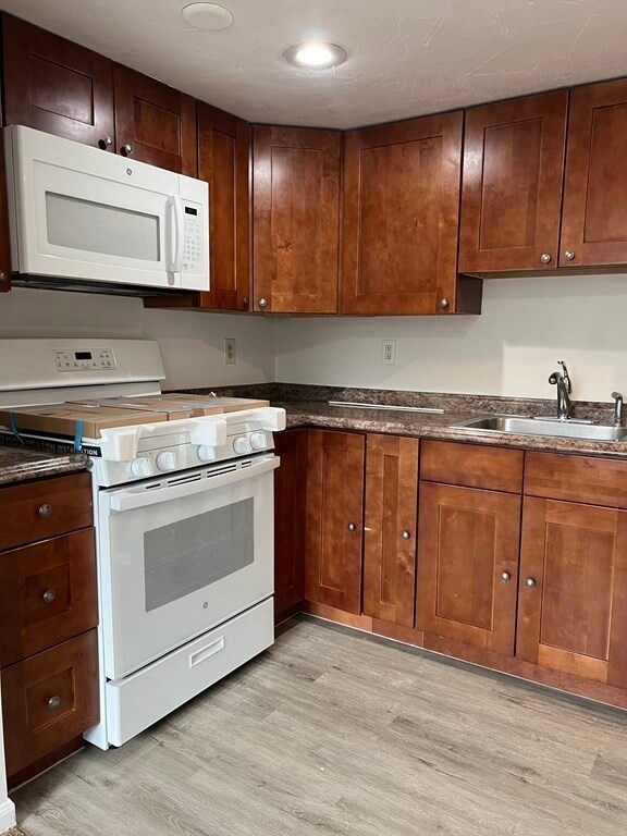 36 Meadow Pond Dr unit C, Leominster, MA 01453 - photo 6