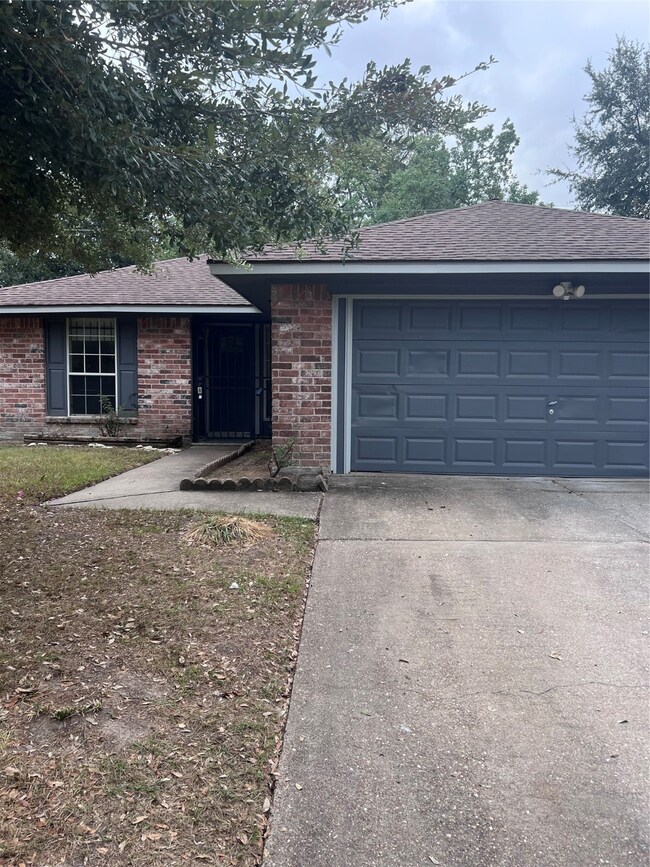 1307 Green Trail Dr, Houston, TX 77038 - photo 2