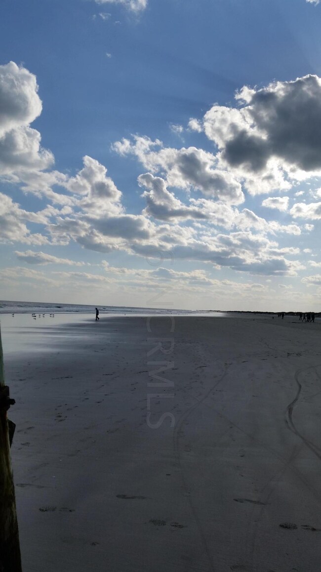 Wide Powder Sugar Sand Beach956