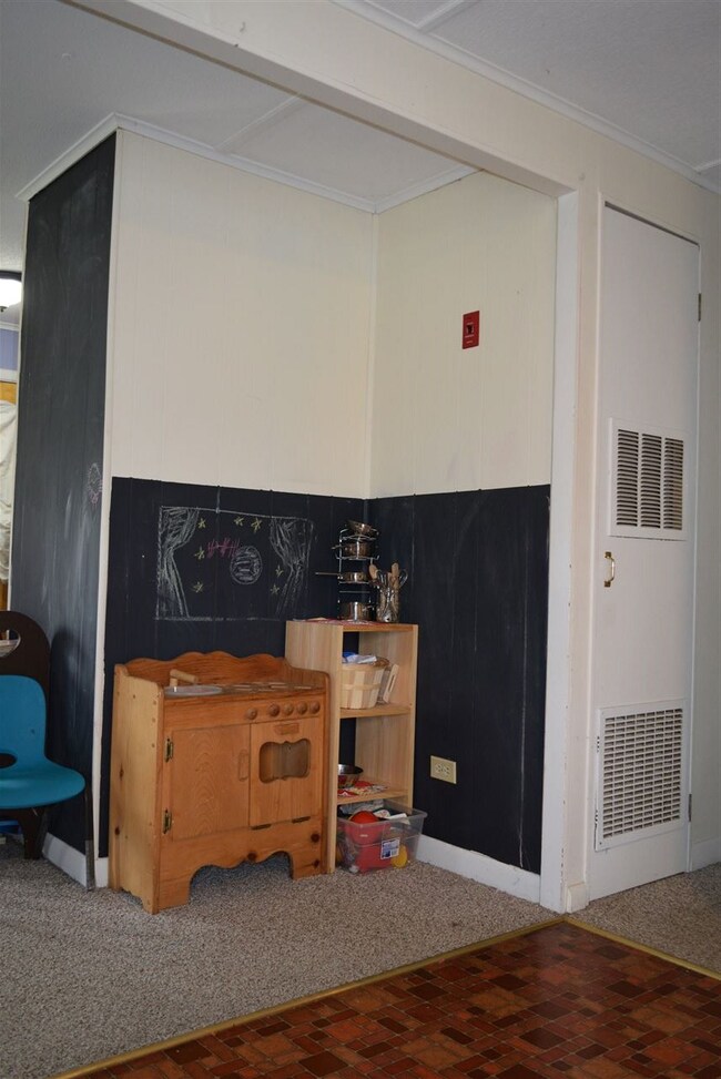 26 Pearl St, Hardwick, VT 05843 - photo 6