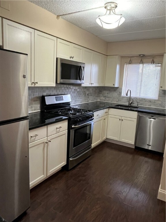 175 Hoffman Ave unit 410, Cranston, RI 02920 - photo 3