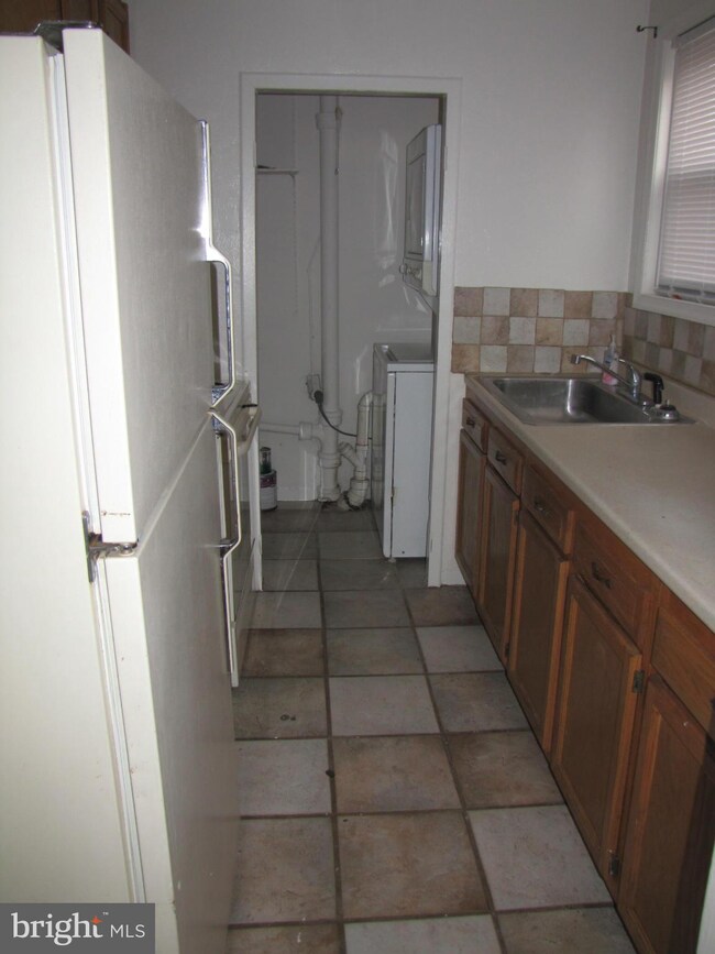 1011 Thomas Rd, Glen Burnie, MD 21060 - photo 6