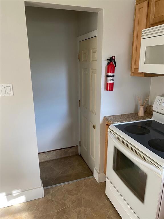 3313 H Ave NW, Cedar Rapids, IA 52405 - photo 7