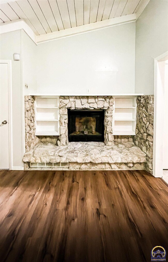 1830 SW Medford Ave, Topeka, KS 66604 - photo 5