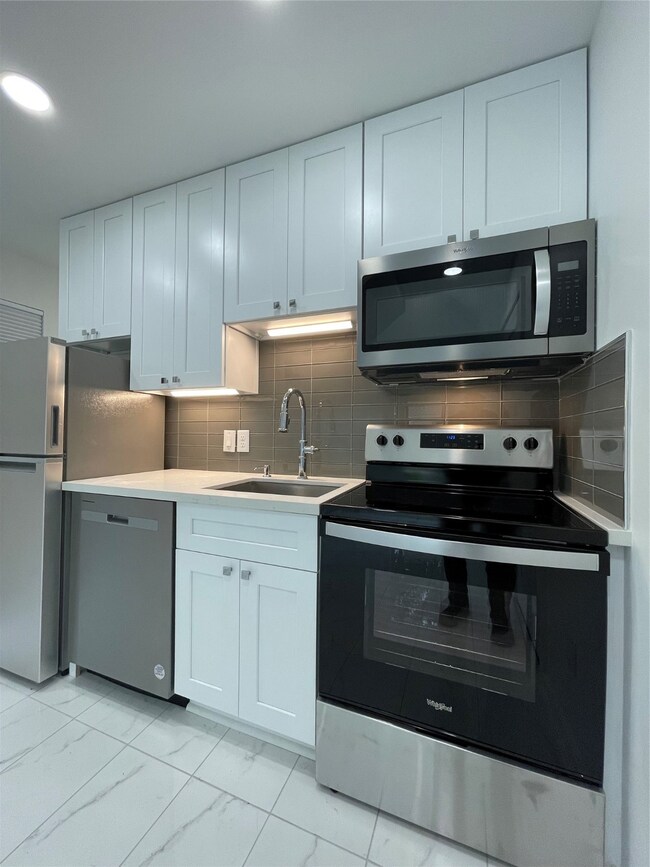 416 Avenue of Oaks St unit C, Houston, TX 77009 - photo 6