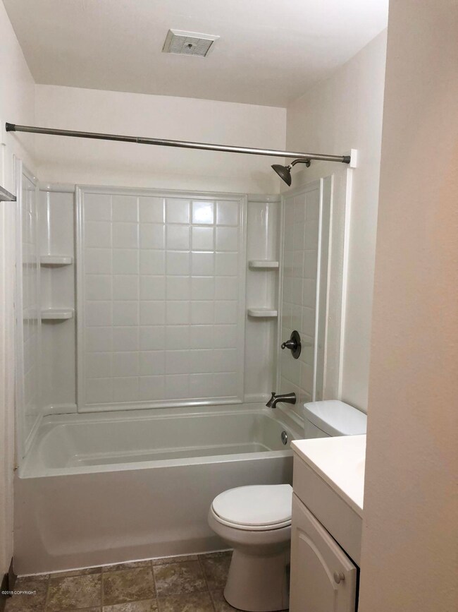 3713 Lynn Dr unit 4, Anchorage, AK 99508 - photo 6