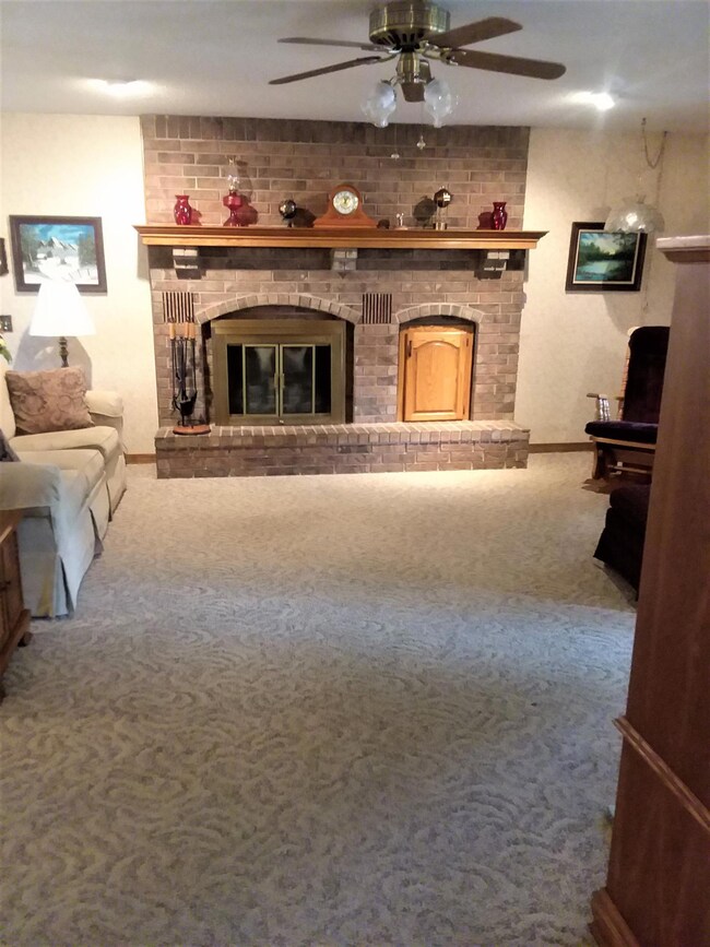 2017 S Hedgewood Dr, Bolivar, MO 65613 - photo 6