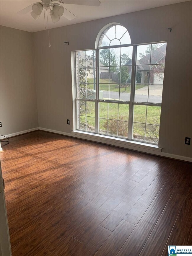 512 Camden Cove Cir, Calera, AL 35040 - photo 4