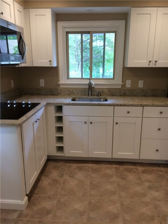 1468 Chopmist Hill Rd, Scituate, RI 02857 - photo 2