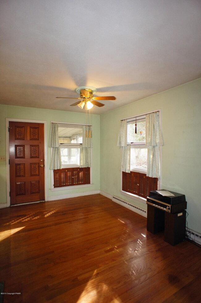 1036 Conwell St, Stroudsburg, PA 18360 - photo 5