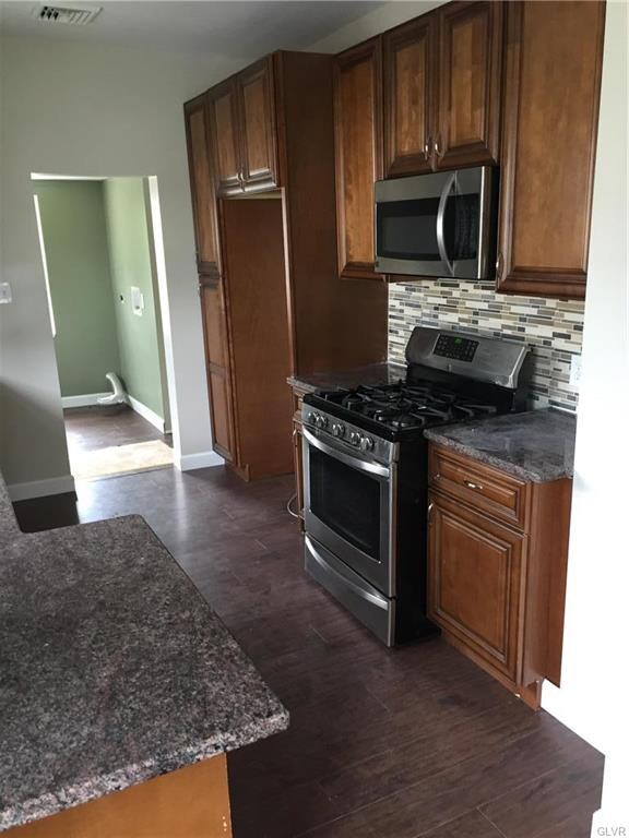 2032 N 3rd Ave, Whitehall, PA 18052 - photo 4