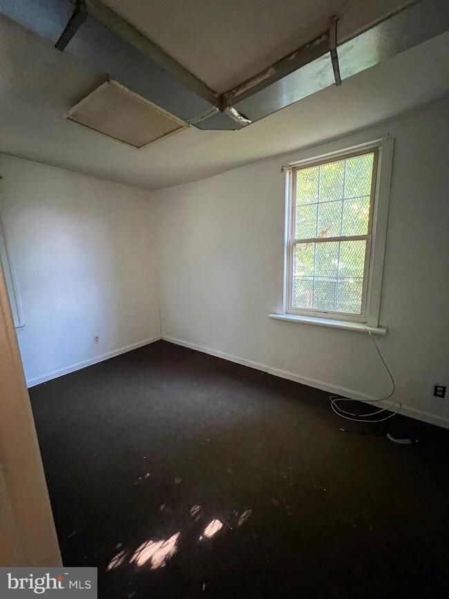 2908 Walbrook Ave unit 1, Baltimore, MD 21216 - photo 6