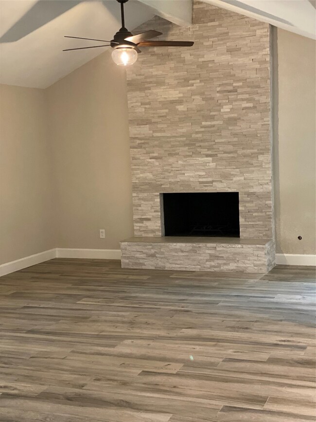 3915 Saratoga Dr, Houston, TX 77088 - photo 7