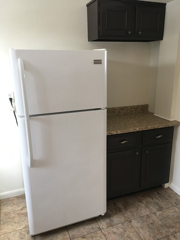 128 Cheryl Ln unit 1R, Holliston, MA 01746 - photo 4