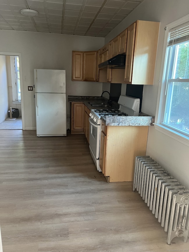 65 Stevens St, New Haven, CT 06519 - photo 2