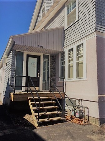 756 Pleasant St unit 1, Worcester, MA 01602 - photo 3