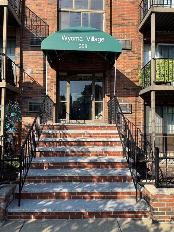 358 Broadway unit 24, Lynn, MA 01904 - photo 2
