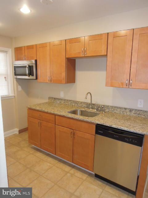 530 Lucia Ave, Baltimore, MD 21229 - photo 7