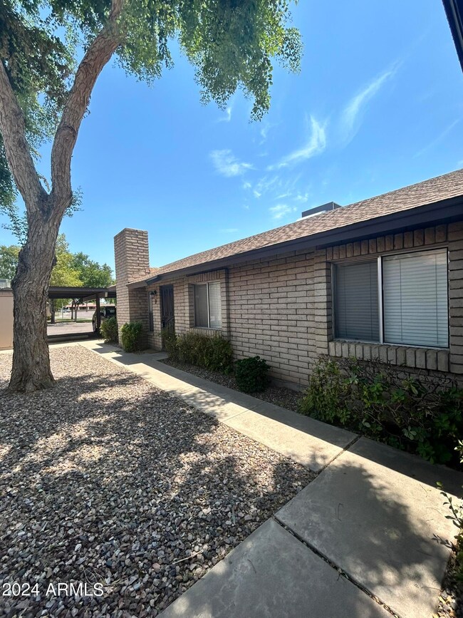 6421 S Stanley Place unit D, Tempe, AZ 85283 - photo 2
