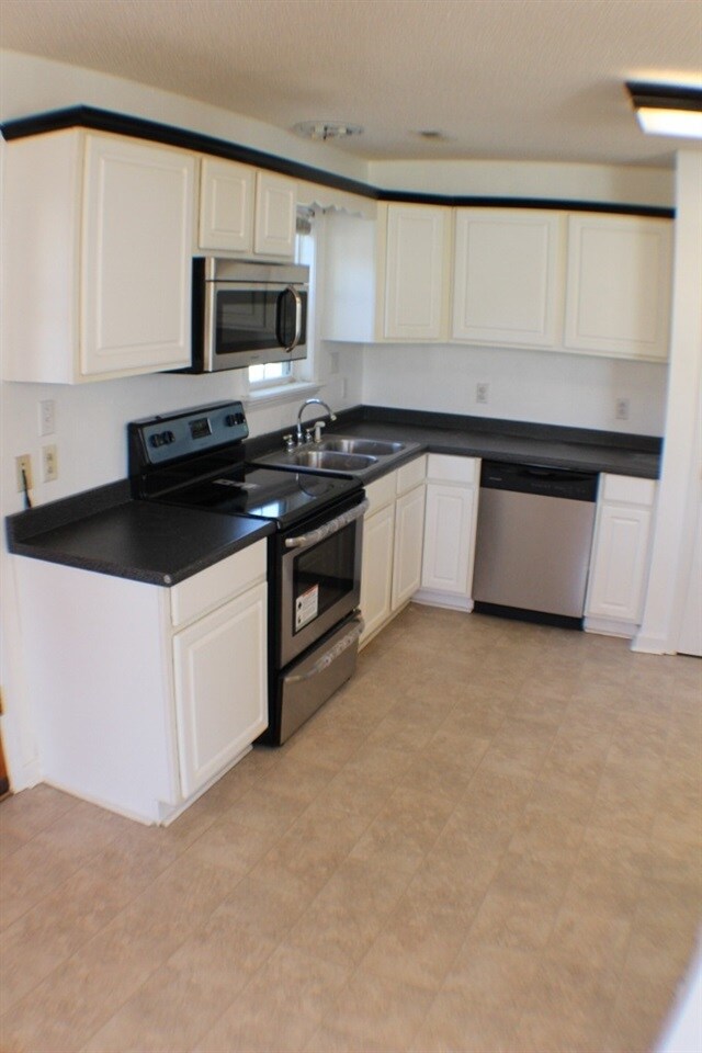 153 Settlers Cir, Jacksonville, NC 28546 - photo 7