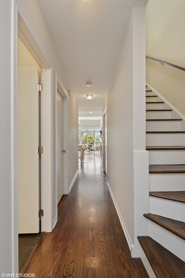 859 W Wrightwood Ave unit 3, Chicago, IL 60614 - photo 3