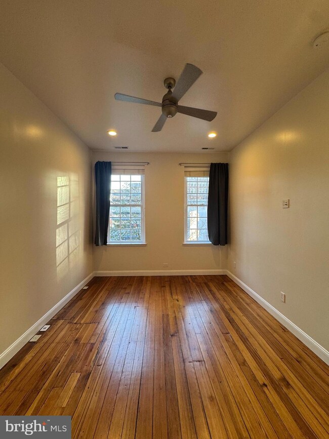 1029 Saint Paul St unit 3RD FLOOR, Baltimore, MD 21202 - photo 4