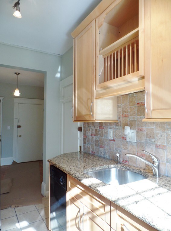 5 Spofford Rd unit 15, Allston, MA 02134 - photo 3