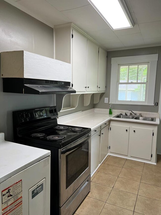 220 Daughtry Ave N, Douglas, GA 31533 - photo 7