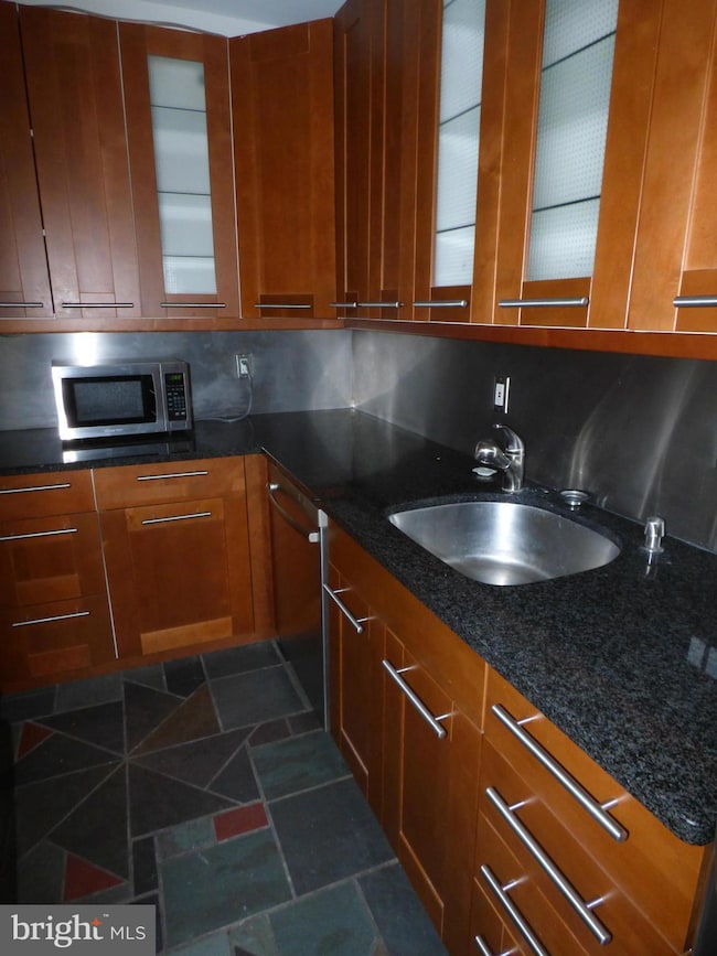 1915 New Hampshire Ave NW unit B, Washington, DC 20009 - photo 3