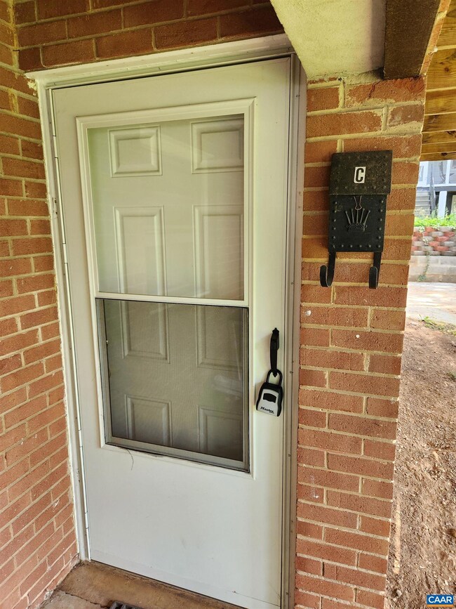130 Apple Tree Rd unit C, Charlottesville, VA 22903 - photo 2