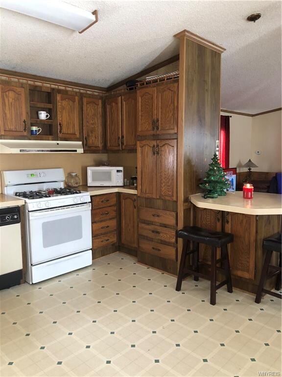 1 Windridge Ln, Hamburg, NY 14075 - photo 2