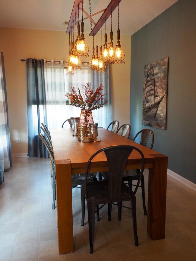 6 - Dining 2