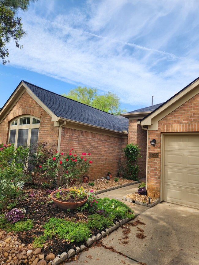 16322 Shining Rock Ln, Houston, TX 77095 - photo 3