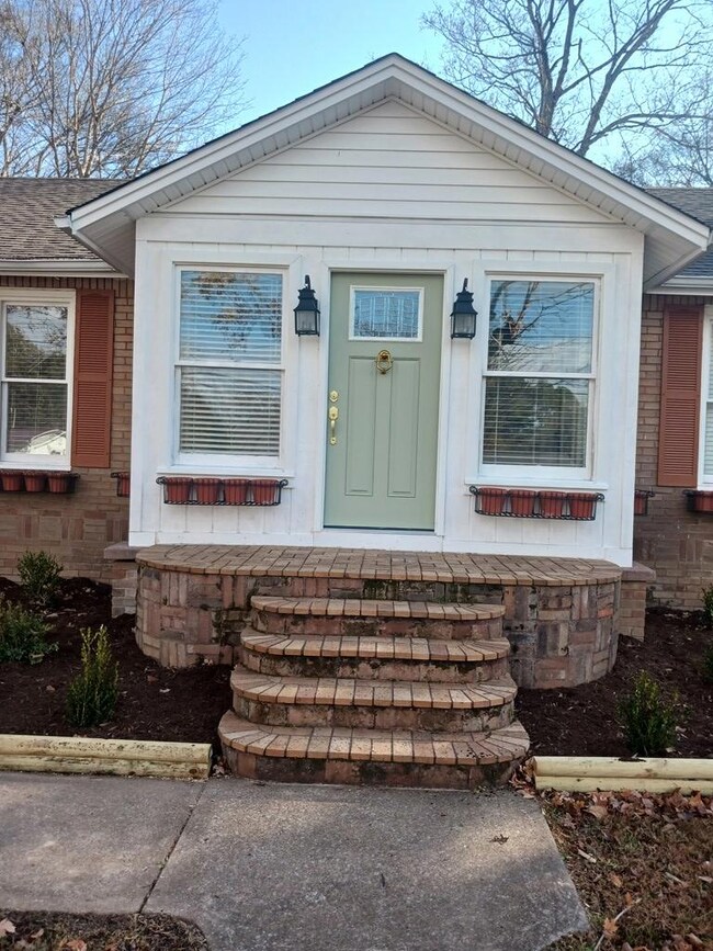 170 N Forrest Ave, Camden, TN 38320 - photo 5