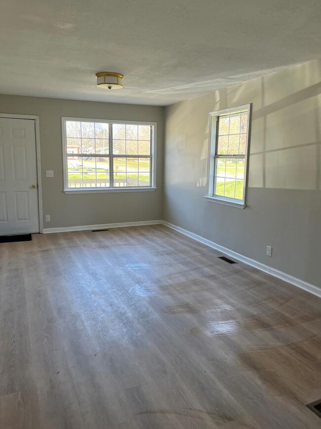 209 W School St, Tunnel Hill, GA 30755 - photo 7