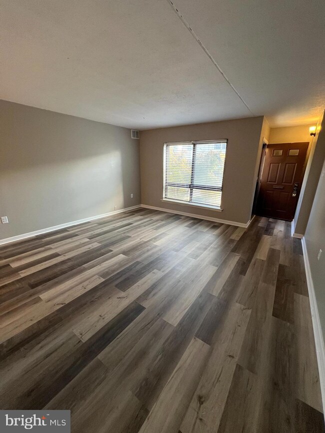 205 Hunter Ct, Marlton, NJ 08053 - photo 5