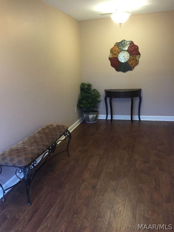 Spacious Entry Foyer