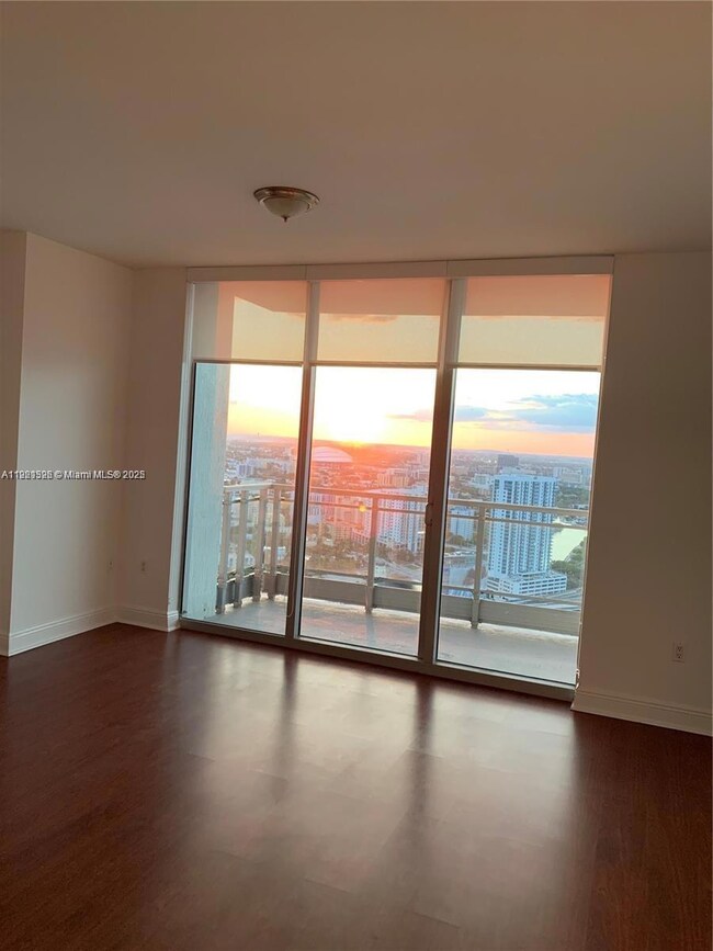 The Ivy Condominium unit 4105, Miami, FL 33130 - photo 4