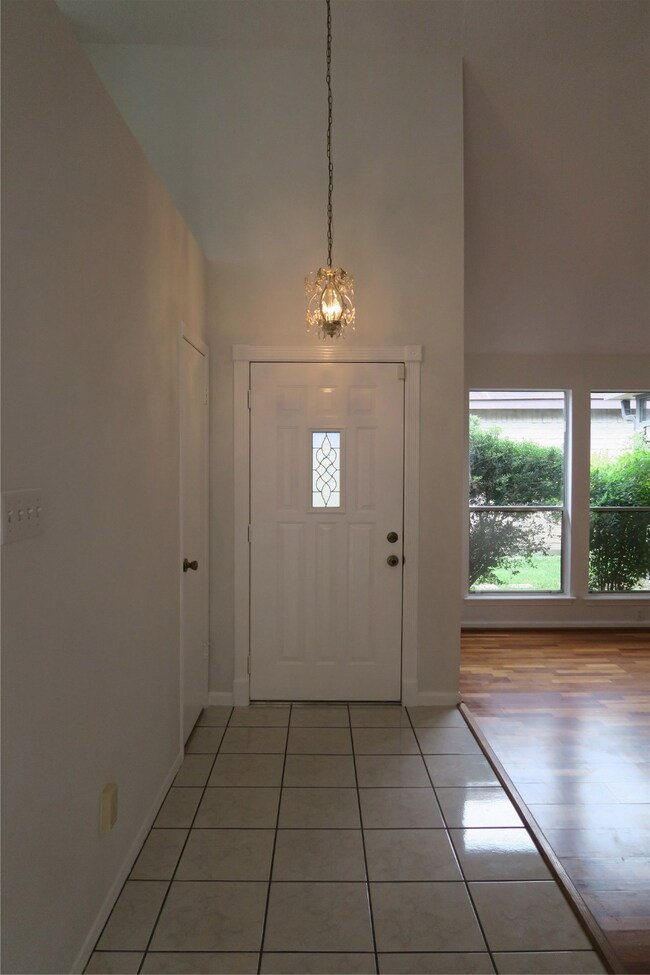 13335 Chaston Dr, Houston, TX 77041 - photo 5